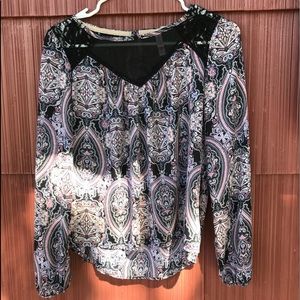 Flowy patterned shirt, black and pink, size XS